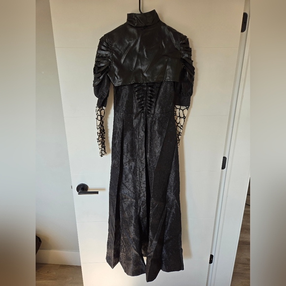 Yennefer from the Witcher Costume - Picture 3 of 3